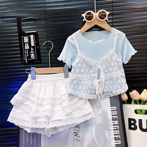 Completo estivo 2026 per bambine: top a maniche corte e pantaloncini in pizzo, tinta unita, per bambine piccole e carine - Product Image 2