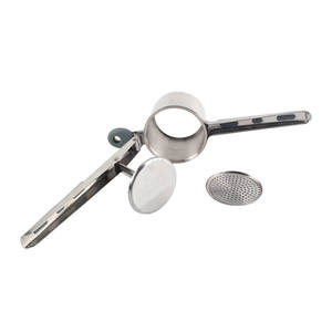 Presse-purée et écraseur à pommes de terre en acier inoxydable de qualité supérieure avec 3 disques interchangeables, presse-fruits et légumes professionnel - Product Image 6