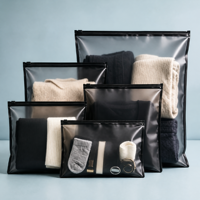 Pochettes noires givrées mates à fermeture éclair, sacs à glissière personnalisés avec logo imprimé, sacs en PE épais et durables pour vêtements et accessoires