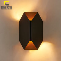 Lampe murale LED géométrique postmoderne en acier inoxydable pour salon, chambre, couloir, escalier - Design de luxe