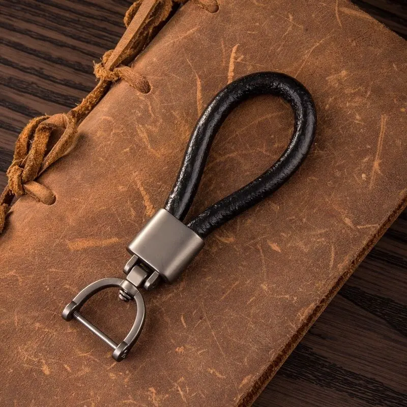Offre spéciale Porte-clés en cuir Porte-clés de moto personnalisé à la main Logo personnalisé