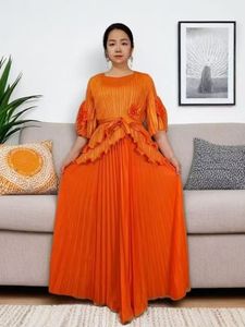 Abito Lungo <span class=keywords><strong>da</strong></span> Donna con Maniche in Tessuto Lucido e Fiori Artificiali, Taglie Forti, Stile Miyaki con Orlo Plissettato e Volant - Product Image 5