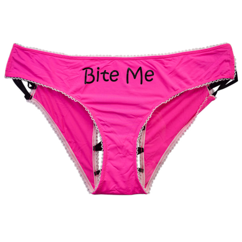 ผู้หญิง สีแดงกุหลาบ