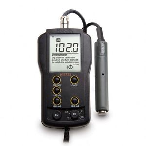 Analyseur EC multi-plaques Hanna Instruments HI8733 avec sonde à quatre anneaux, ATC, calibrage à un point pour le contrôle qualité, les applications sur le terrain et les tests d'eau - Product Image 1