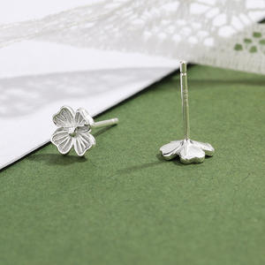 Boucles d'oreilles clous en argent pur s999 pour femmes, luxe léger, simples et polyvalentes, pour étudiantes - Product Image 3