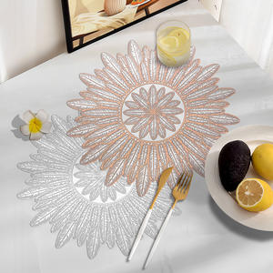 MOYAN Napperon <span class=keywords><strong>de</strong></span> vase bronzant en PVC imperméable à l'huile avec plumes, tapis lavable <span class=keywords><strong>de</strong></span> luxe avec sens avancé, vente à chaud transfrontalière - Product Image 3