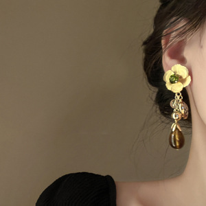 Maillard Style marron géométrique fleur amour boucles <span class=keywords><strong>d</strong></span>'oreilles rétro haut de gamme alliage bijoux plaqué or pour cadeau femme - Product Image 4