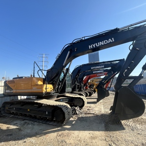 Excavatrice R300LC 9T 30 tonnes avec moteur Cummins, pompe et engrenage, faible nombre d'heures, pour les appels d'offres d'infrastructures gouvernementales, travaux d'approche de ponts - Product Image 1