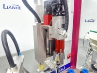 Machine de remplissage de mascara à conception rotative, remplisseuse cosmétique multifonctionnelle automatique pour gloss à lèvres