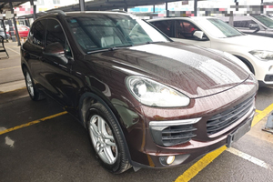 La Porsche <span class=keywords><strong>Cayenne</strong></span> 3.0T 2016 en bon état est une voiture de luxe d'occasion à <span class=keywords><strong>prix</strong></span> raisonnable - Product Image 3