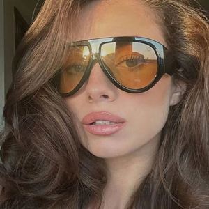 Gafas de Sol de Moda Retro 2025 para Mujer, Estilo Punk, de Pierna Ancha, Protección UV400, Modelo Piloto Extra Grandes - Product Image 2