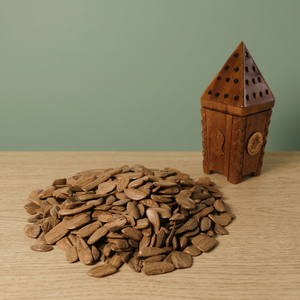 Sanai Dzakir Merauqi Ky. Merauke Hakim 31 B, Aroma Solemne y Contemplativo de Madera de Oud con Tono de Mirra para Uso Espiritual - Product Image 2