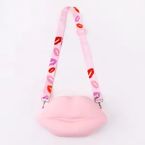 अमेज़न गर्म बिक्री नवीनतम मुंह लाल होंठ डिजाइन सिलिकॉन कंधे crossbody गोफन totes पर्स बैग बच्चों के लिए