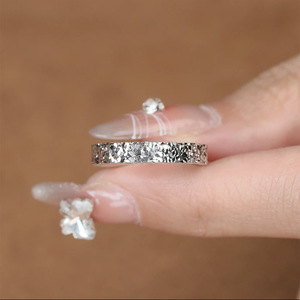 S925 All-Body Sterling Silver Shaking Sound Ring Hot Selling Net Red avec Broken Ice Niche Design Couples Set - Product Image 2