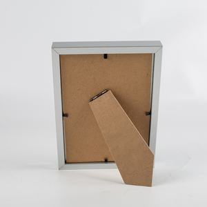 Marco de fotos de caja de sombra MDF decorativo de lentejuelas con purpurina plateada barata de fabricación profesional - Product Image 3