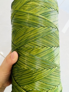 Fil monofilament PE <span class=keywords><strong>Gazon</strong></span> synthétique <span class=keywords><strong>Gazon</strong></span> Matière première <span class=keywords><strong>Gazon</strong></span> artificiel fibrillé bleu rouge Pelouse bouclée - Product Image 2