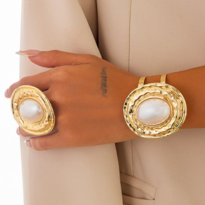 Mode exagéré grande incrustation imité perle anneau Bracelet ensemble bijou pour femmes élégantes dames manchette Bracelets accessoires bijoux - Product Image 2