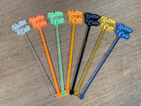 Bâtonnets à cocktail en acrylique personnalisés en couleur pleine pour la vente en gros, parfaits pour les mariages et les fêtes