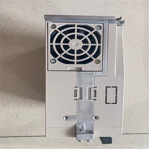 Contrôleur de moteur industriel Yaskawa SGD7S-120A30B202 - Product Image 4