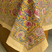 Linge de table en pur coton imprimé avec bordure botanique colorée et ourlet rayé pour salle à manger et décoration intérieure