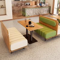 Canapé d'angle moderne et minimaliste en bois massif, ensemble table et chaises pour salon de thé, café, restaurant de desserts
