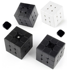 Cubo Mágico de Plástico para Aliviar el Estrés, Juguete para Niños, Color Blanco, Portátil, Rotación Suave, Actividad - Product Image 5