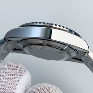 Montres homme NH35 Mouvement automatique 40mm Sub Mod Montre étanche Saphir vert étanche Acier inoxydable Date Lunette inclinée - Product Image 3