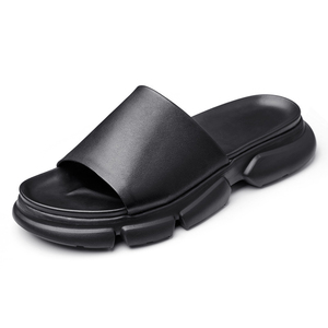 Nouvelles sandales d'hiver tendance 2025 pour hommes en cuir véritable, grandes tailles, pantoufles antidérapantes, tongs d'extérieur pour la plage, échantillon gratuit - Product Image 1
