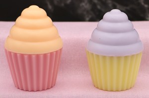 Juego <span class=keywords><strong>de</strong></span> 3 coloridos juegos <span class=keywords><strong>de</strong></span> tazas grandes para pasteles, juguetes para fiestas <span class=keywords><strong>de</strong></span> cumpleaños para niños, favores <span class=keywords><strong>de</strong></span> juguetes para pasteles - Product Image 2