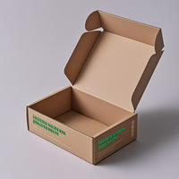 Neu Eingetroffene Einfache Faltbare Kleidungs- und Schuhverpackungsbox mit Individuellem Logo, Wellpappe-Geschenkbox für Bekleidung und Versand