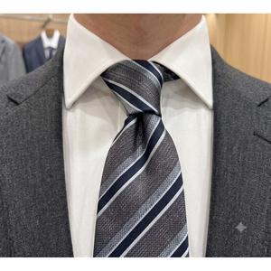 Corbata de Hombre Clásica Premium con Diseño Jacquard a Rayas Grises y Negras, Tacto de Seda, Poliéster, para Negocios, Bodas y Eventos Formales - Product Image 1