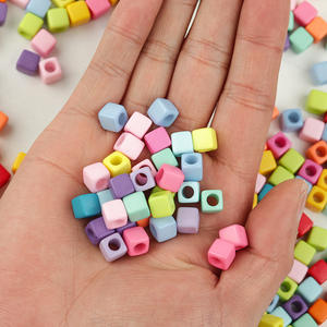 Perles carrées acryliques de 7mm avec grand trou pour bijoux à bricoler soi-même chaîne de téléphone artisanat faisant en vrac en gros - Product Image 6