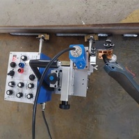 Machine portative automatique de soudure de structure de poutre