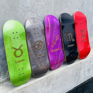 Skateboard professionnel rectangulaire Twelve Constellations, plateau en bois d'érable de 32 mm, double <span class=keywords><strong>kick</strong></span>, axe unique, large - Product Image 1