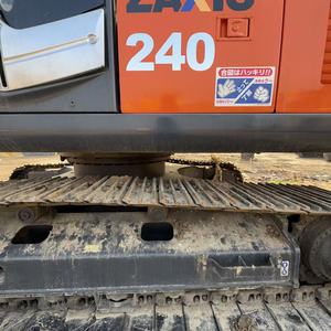 Excavadora de cadenas Hitachi ZX240LC de 24 toneladas con motor Isuzu y bomba de engranajes - Modelo 2024 listo para instalación de pilotes en granjas solares y postes de cercas - Product Image 2