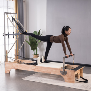 Équipement d'entraînement de yoga en bois maison réformateur de Pilates avec tour, lit demi-trapèze à pied réglable pour <span class=keywords><strong>machine</strong></span> de studio - Product Image 1