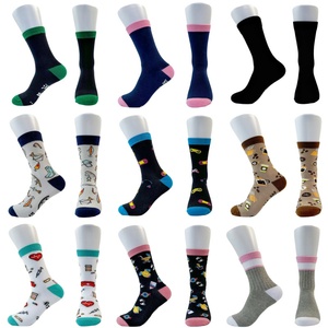 Calcetines Deportivos Sublimados Personalizados al por Mayor con MOQ Bajo, OEM, Poliéster, Diseño 360, para Hombre y Mujer, Regalo - Product Image 1