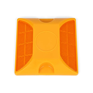 Светоотражающий пластиковый маркер дорожного покрытия на солнечной батарее - Product Image 2