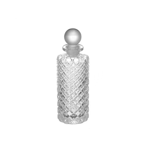Botellas <span class=keywords><strong>de</strong></span> <span class=keywords><strong>vidrio</strong></span> <span class=keywords><strong>de</strong></span> perfume y aromaterapia <span class=keywords><strong>con</strong></span> forma <span class=keywords><strong>de</strong></span> diamante en relieve transparente <span class=keywords><strong>de</strong></span> 120ml y 150ml <span class=keywords><strong>con</strong></span> tapas cilíndricas <span class=keywords><strong>de</strong></span> esferas <span class=keywords><strong>de</strong></span> <span class=keywords><strong>vidrio</strong></span> - Product Image 2