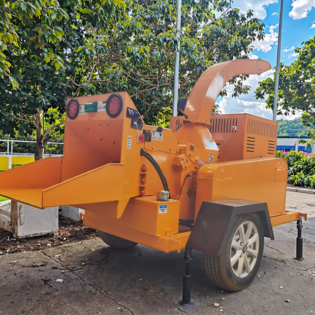 Quality Guaranteed Hydraulic Drum Wood Chipper Biomass Material Processing Tree Branch Crusher Hydraulically Wood Chipper