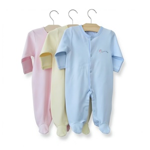 Combinaison bébé en coton biologique personnalisée, barboteuse à fermeture à boutons-pression, couleur unie, ajustement parfait, vêtements pour nouveau-nés <span class=keywords><strong>de</strong></span> 0 à 12 mois - Product Image 1