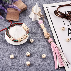 ลูกปัดไม้คิวบ์ขนาด10มม. จากโรงงานลูกปัดตัวอักษรสระไม้สำหรับงานฝีมือ DIY สร้อยข้อมือทำสร้อยคอ - Product Image 5