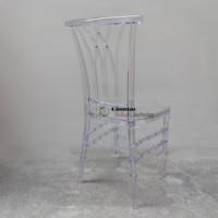 Chaise empilable en résine transparente Willow - Design moderne pour l'extérieur et l'hôtellerie, usage commercial