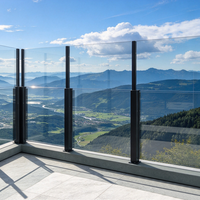 Balustrade de balcon en verre rétractable à 90 degrés sur mesure, matériau durable, pare-vent en verre élévateur pour zone commerciale