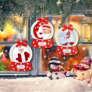 24 Piezas de Adornos Navideños con Forma de Bola de Nieve, Adornos de Madera con Marco para Fotos Navideñas, Adornos Colgantes Navideños - Product Image 5