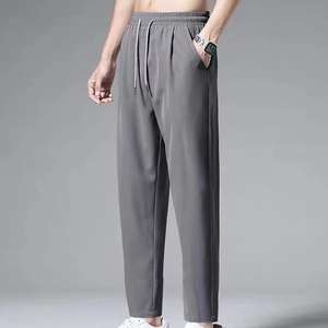 Pantalones cortos de seda de hielo de pierna recta para hombre, pantalones de moda y con sensación de caída - Product Image 1