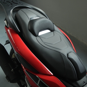 Siège de Moto en Cuir Artificiel Noir Confortable pour YAMAHA NMAX155 2020-2024 - Product Image 4