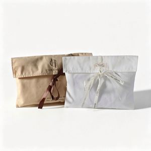 Élégant sac à poussière en coton avec rabat pour sacs à main et chaussures, idéal pour l'emballage cadeau - Product Image 3