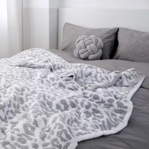 Outlet pabrik Ultra lembut hangat pola macan tutul reversibel selimut poliester serat mikro ekstra besar untuk Sofa tempat tidur