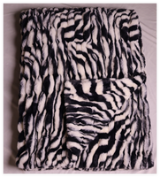 Plaid en fausse fourrure plissé motif zèbre |   Couverture en peluche à imprimé léopard, douce et chaude pour l'hiver, originale HUGS